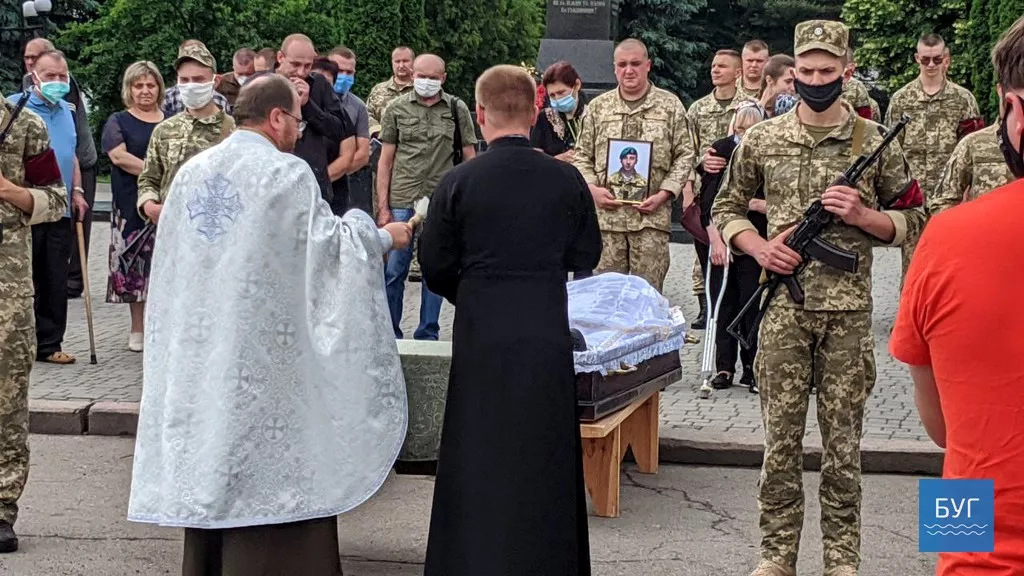 У Володимирі-Волинському прощалися з загиблим Героєм Іллею Струком 5