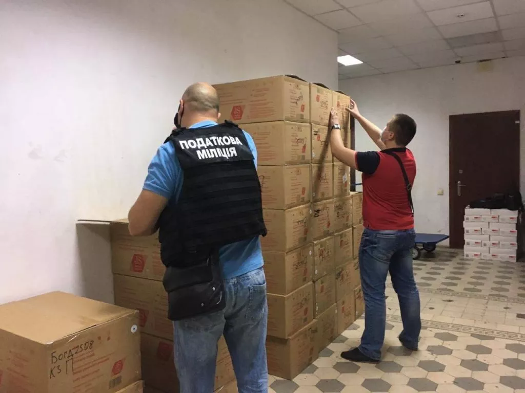 На Харківщині цех підпільно виготовляв набори для тестування на COVID-19 6