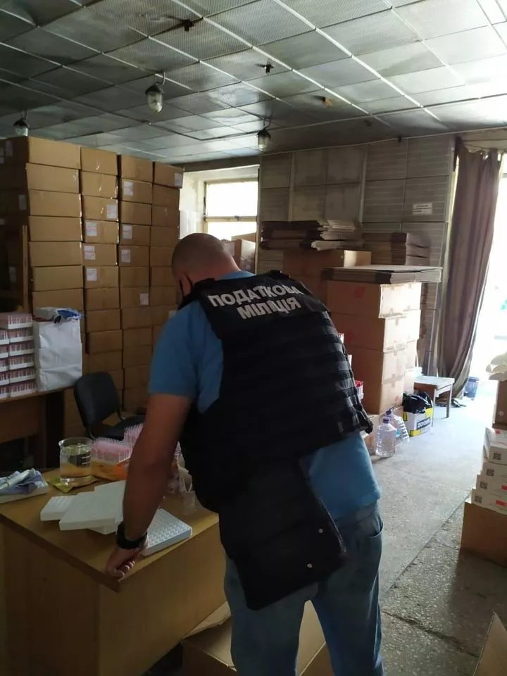 На Харківщині цех підпільно виготовляв набори для тестування на COVID-19 3