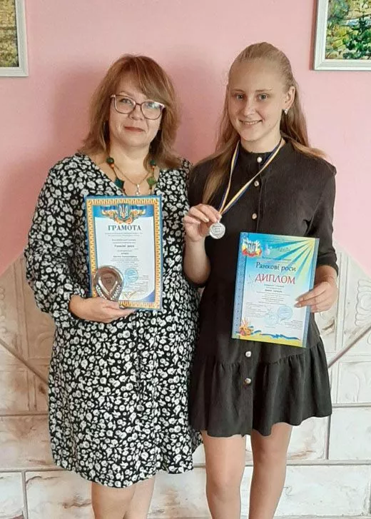 Школярка з Іванич перемогла у Всеукраїнському дистанційному конкурсі патріотичної пісні 2