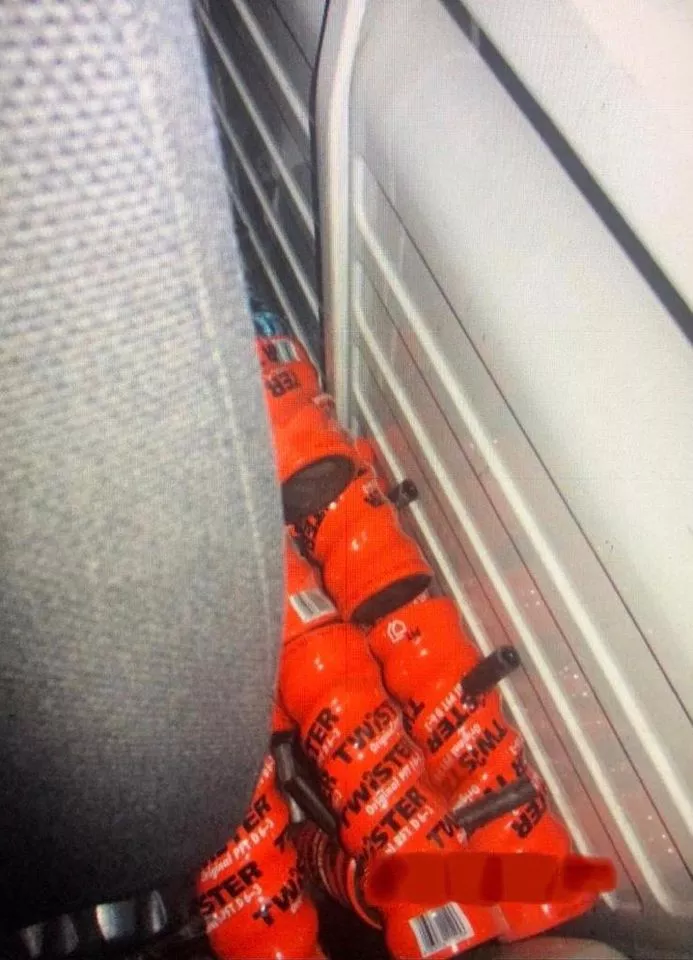 На «Ягодині» виявили водія з контрабандою на понад 90 тисяч гривень 4