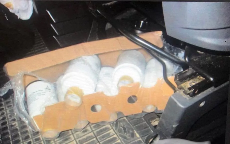 На «Ягодині» виявили водія з контрабандою на понад 90 тисяч гривень 3