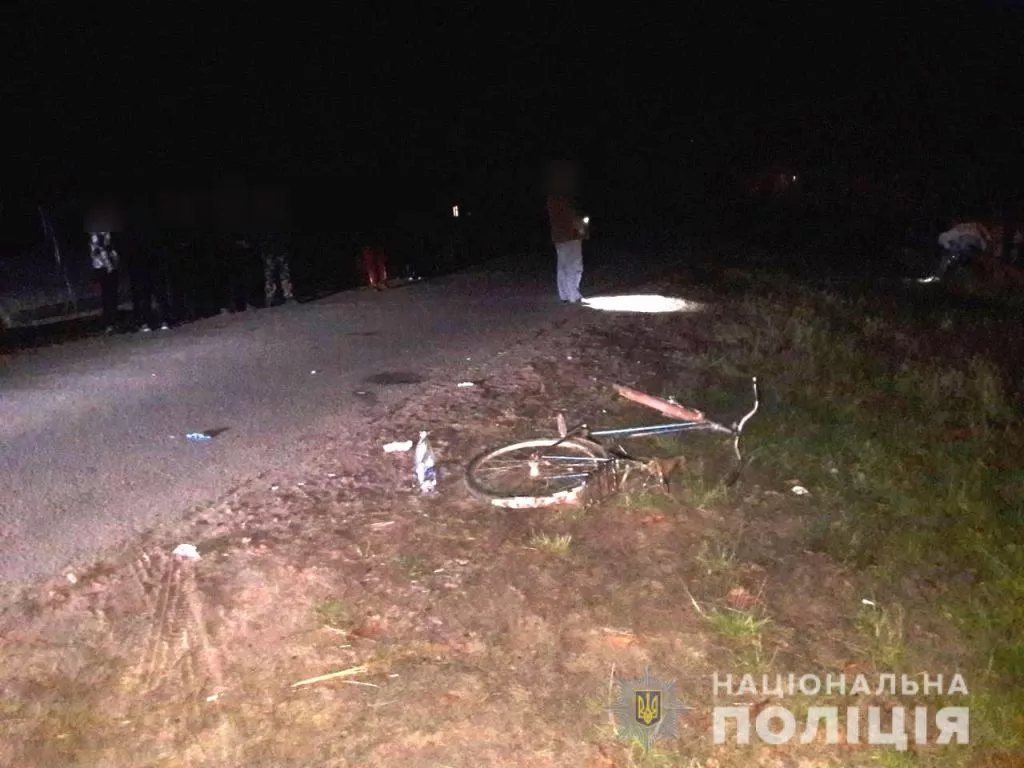 15-річний мотоцикліст збив велосипедиста у Рівненській області, чоловіка госпіталізували 1