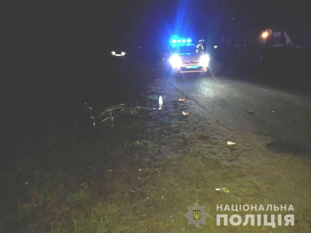15-річний мотоцикліст збив велосипедиста у Рівненській області, чоловіка госпіталізували 2