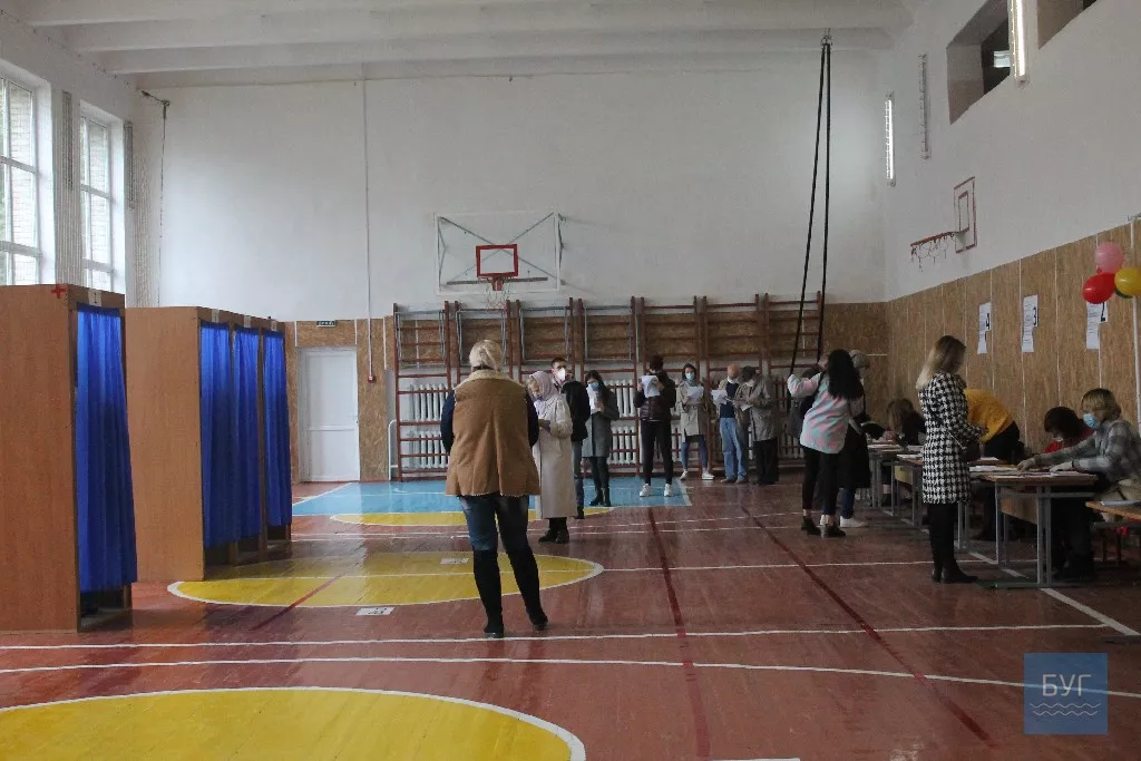 Виборча неділя у Володимирі-Волинському. Фоторепортаж 52