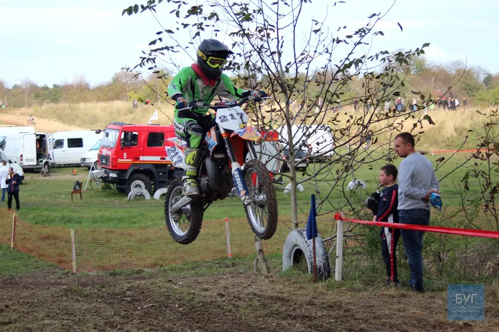 У Нововолинську відбулися масштабні змагання з мотокросу 9