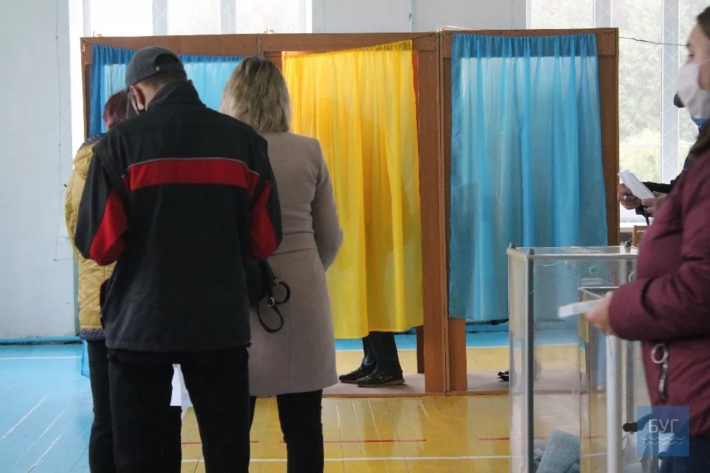 Виборча неділя у Володимирі-Волинському. Фоторепортаж 23