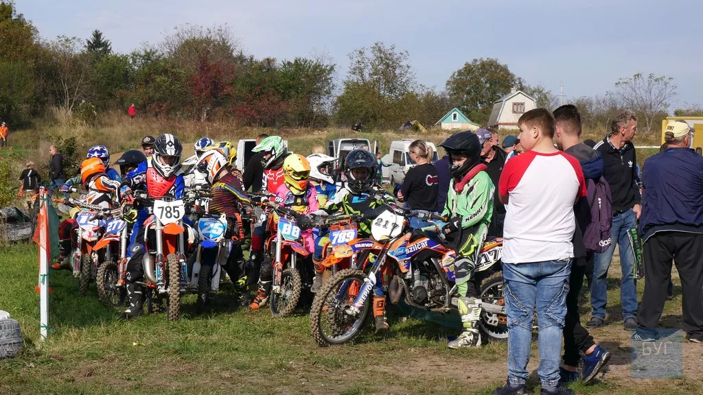 У Нововолинську відбулися масштабні змагання з мотокросу 19