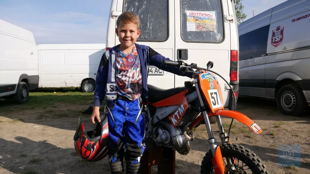 У Нововолинську відбулися масштабні змагання з мотокросу 14