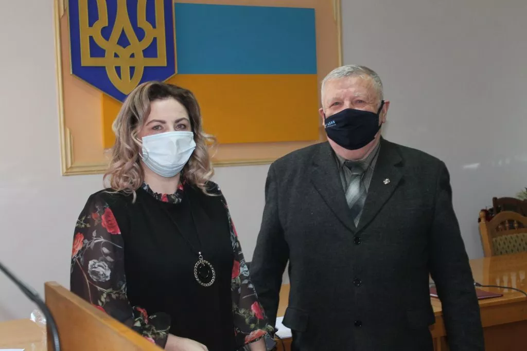 Відбулася перша сесія Іваничівської селищної ради: новообрана голова Лідія Томашевська склала присягу, депутати отримали посвідчення 10