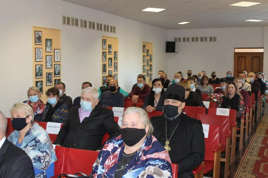Відбулася перша сесія Іваничівської селищної ради: новообрана голова Лідія Томашевська склала присягу, депутати отримали посвідчення 4
