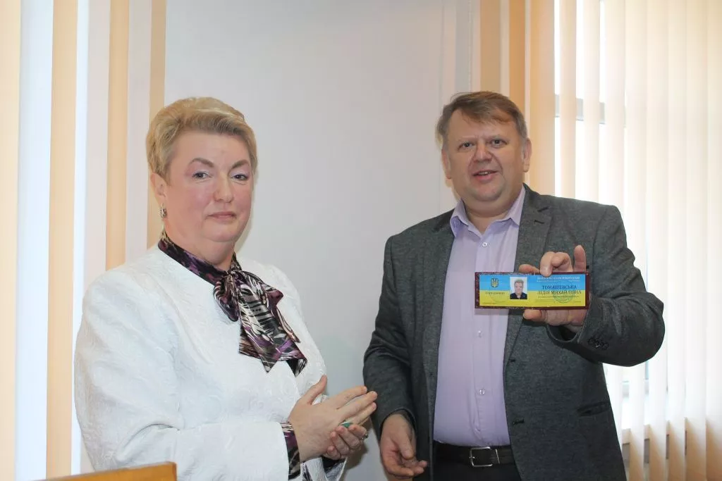 Відбулася перша сесія Іваничівської селищної ради: новообрана голова Лідія Томашевська склала присягу, депутати отримали посвідчення 16
