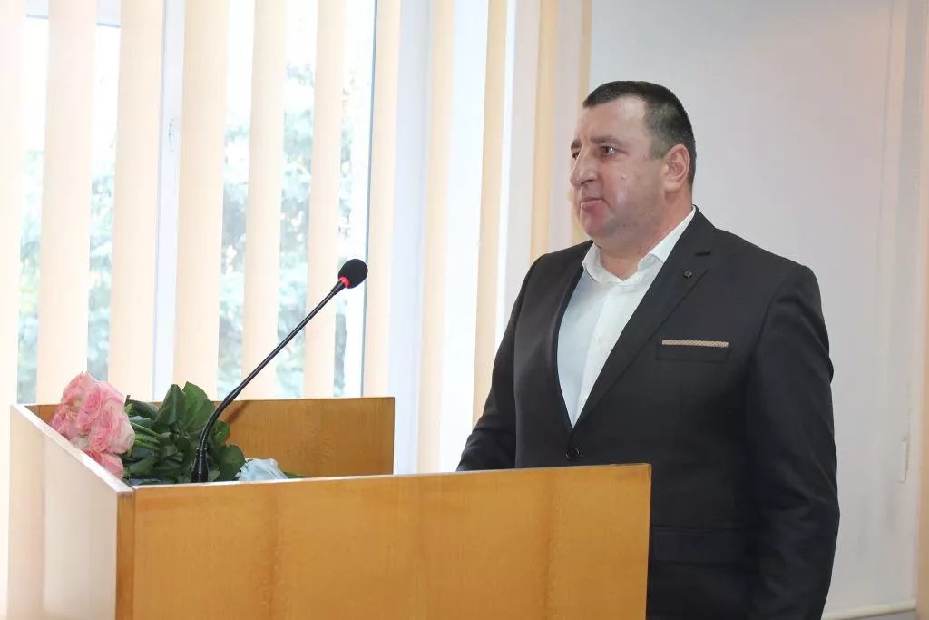 Відбулася перша сесія Іваничівської селищної ради: новообрана голова Лідія Томашевська склала присягу, депутати отримали посвідчення 18