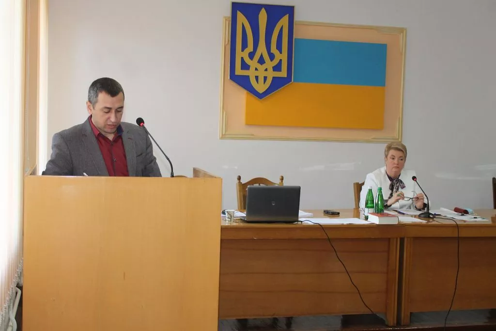 Відбулася перша сесія Іваничівської селищної ради: новообрана голова Лідія Томашевська склала присягу, депутати отримали посвідчення 22