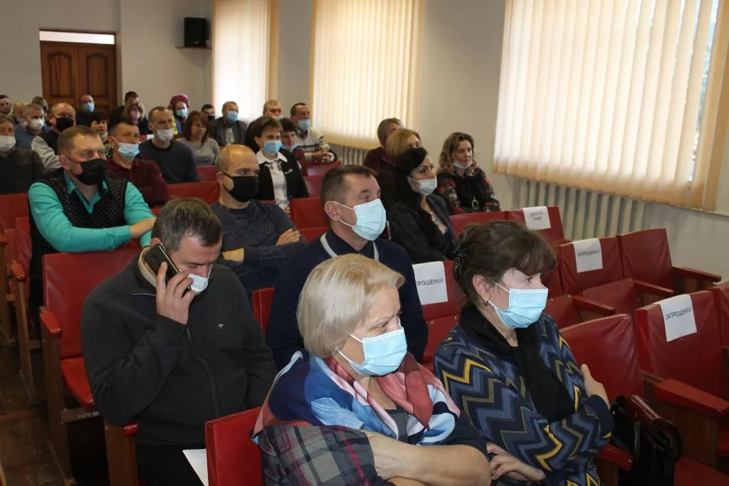 Відбулася перша сесія Іваничівської селищної ради: новообрана голова Лідія Томашевська склала присягу, депутати отримали посвідчення 26