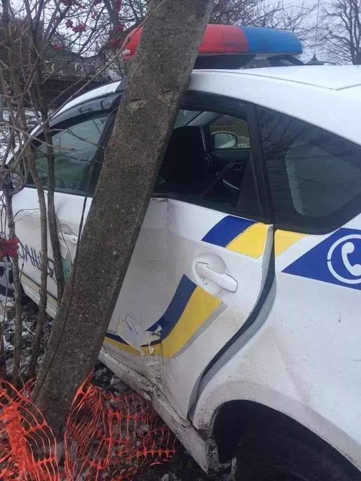 Проведуть службове розслідування щодо таємного ДТП за участю авто поліції неподалік Володимира-Волинського 2