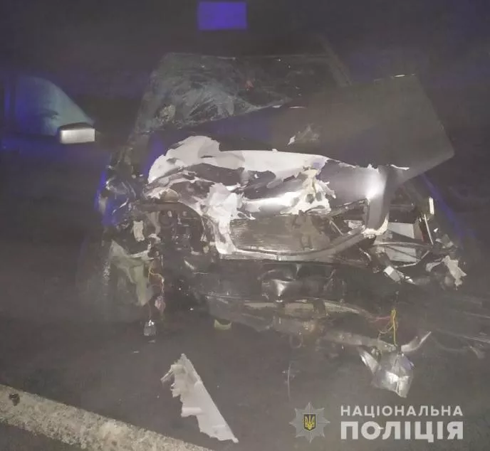 На трасі Луцьк - Ковель зіткнулися Volvo та Mitsubishi: водійок госпіталізували 2