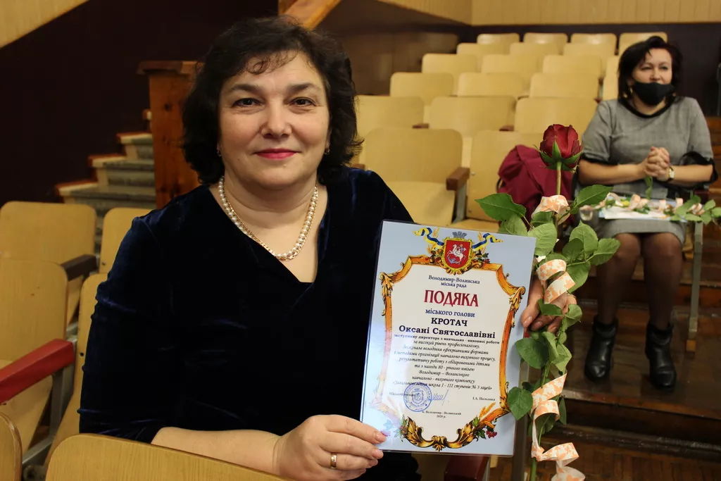 До 80-річчя Володимир-Волинської школи №3-ліцей привітали і нагородили педагогів 7