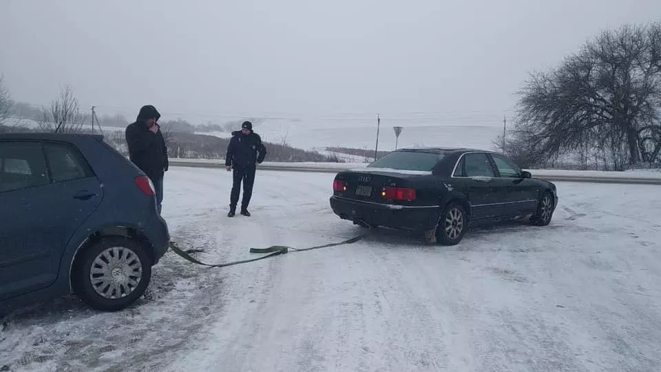 Між Нововолинськом та Володимиром з кювету дістали Фольксваген 2