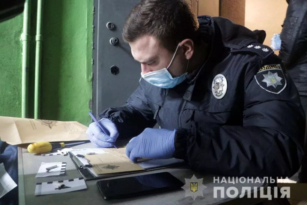 Орендували квартиру на добу: 19-річну дівчину та 23-річного хлопця знайшли вбитими у Маріуполі 4