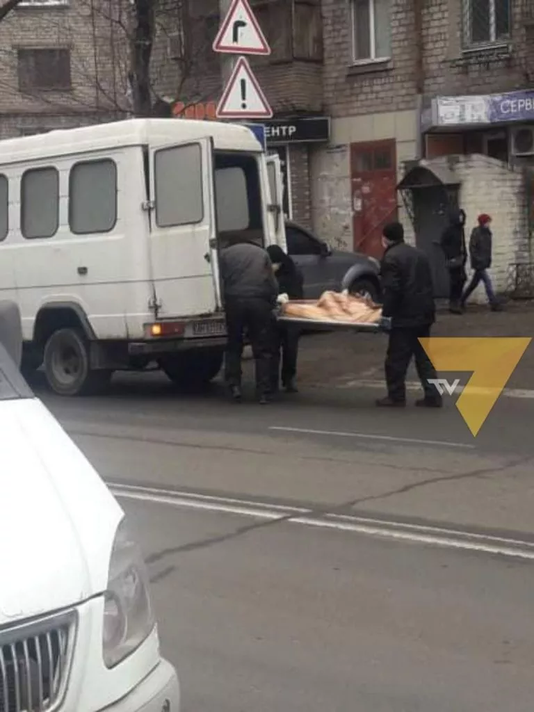 Орендували квартиру на добу: 19-річну дівчину та 23-річного хлопця знайшли вбитими у Маріуполі 3