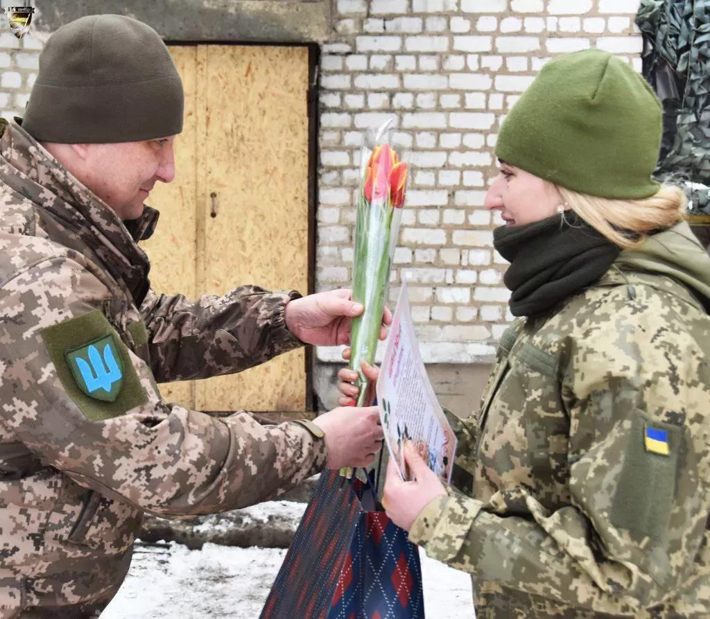 «Дякую за ваш професіоналізм та свідомий вибір – захищати Україну»: привітали жінок-військовослужбовців 14 ОМБр 5
