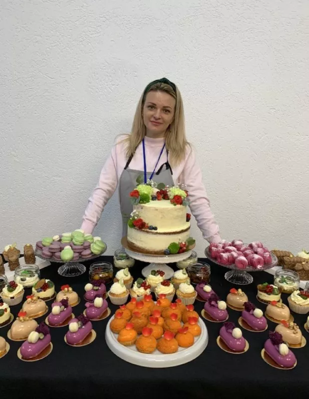 Свій бездоганний «кондитерський почерк» володимирчанка Олена Грицевич зуміла сформувати всього за два роки 6