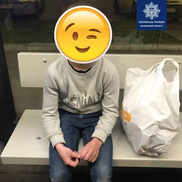 Патрульні доправили додому 9-річного хлопчика, який приїхав в Луцьк по солодощі 2