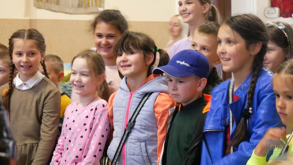 Автокрісла в подарунок та урок від поліції: у Володимирі відбулися заходи до Дня дітей 14