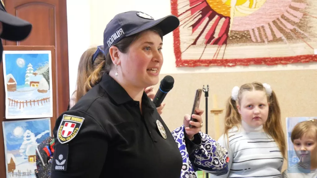 Автокрісла в подарунок та урок від поліції: у Володимирі відбулися заходи до Дня дітей 15