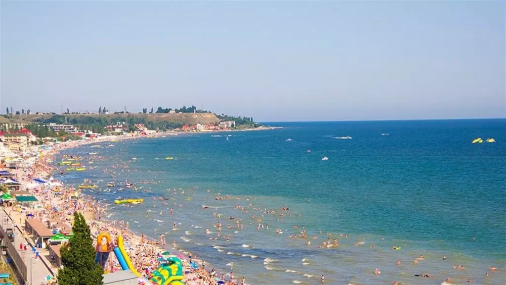 Курорти Чорного і Азовського морів: куди поїхати цього літа і які ціни 11