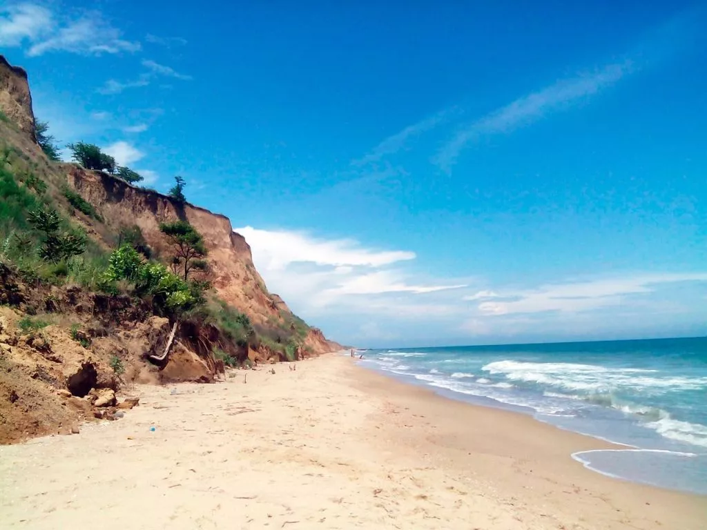 Курорти Чорного і Азовського морів: куди поїхати цього літа і які ціни 8