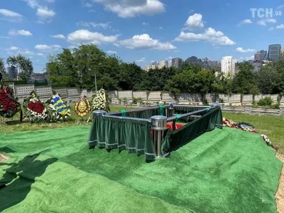 У Києві попрощалися з відомим хореографом Чапкісом 11