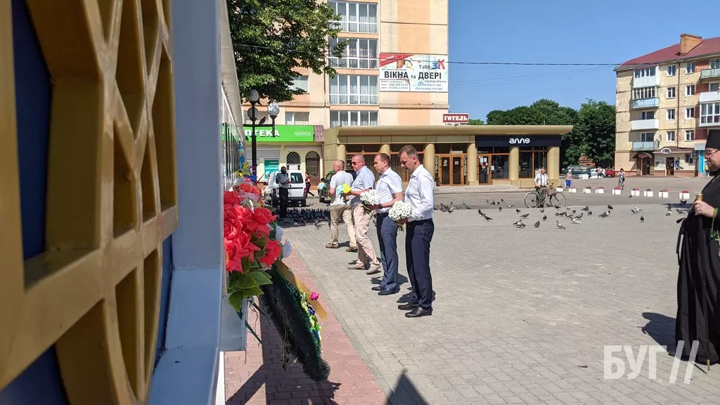 У Володимирі вшанували пам'ять жертв війни в Україні 8