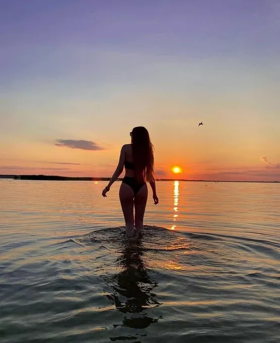 Літо в розпалі: красуні показали свої світлини в купальниках з відпочинку на Світязі 51