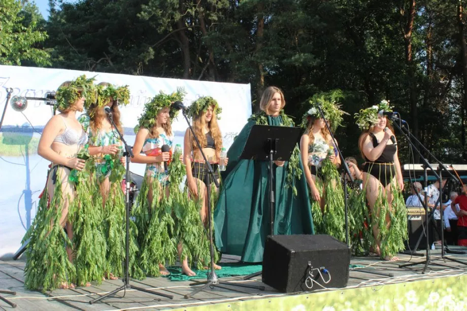 Вінки, вогнище, дискотека: на Любомльщині відбулося свято Івана Купала 11