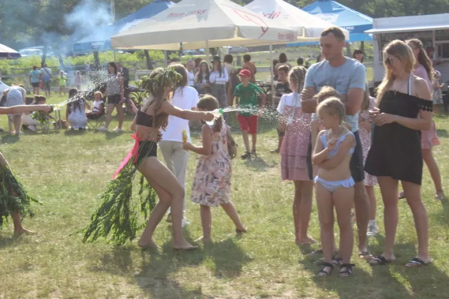 Вінки, вогнище, дискотека: на Любомльщині відбулося свято Івана Купала 10