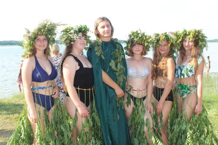 Вінки, вогнище, дискотека: на Любомльщині відбулося свято Івана Купала 13