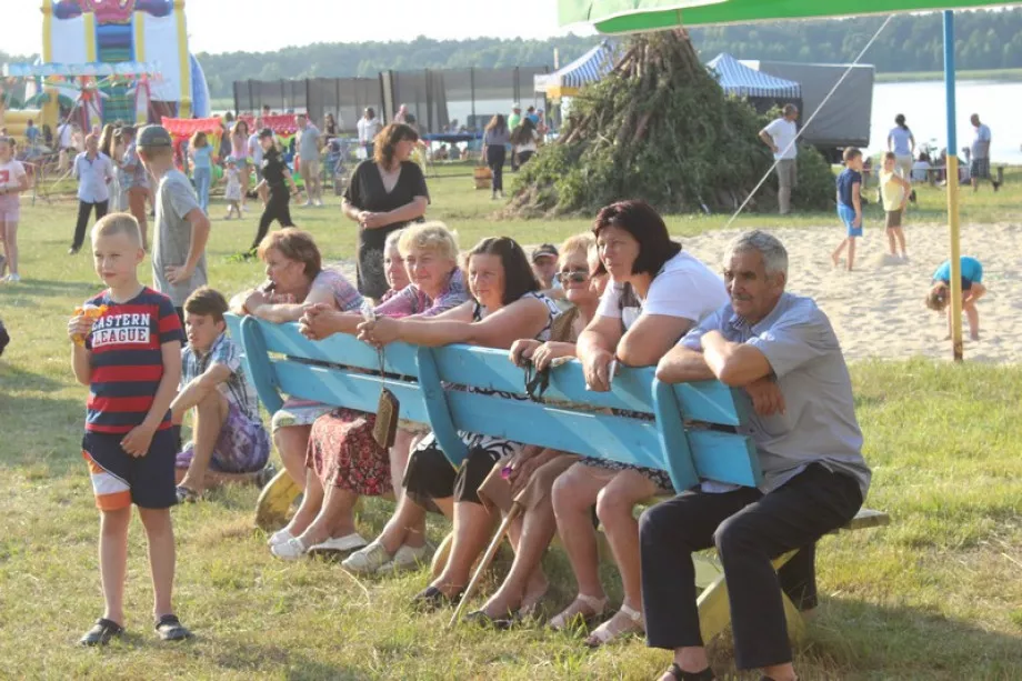 Вінки, вогнище, дискотека: на Любомльщині відбулося свято Івана Купала 16