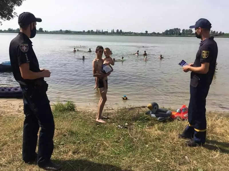 Провели рейди на водоймах Іванич та Павлівки Нововолинської громади 2