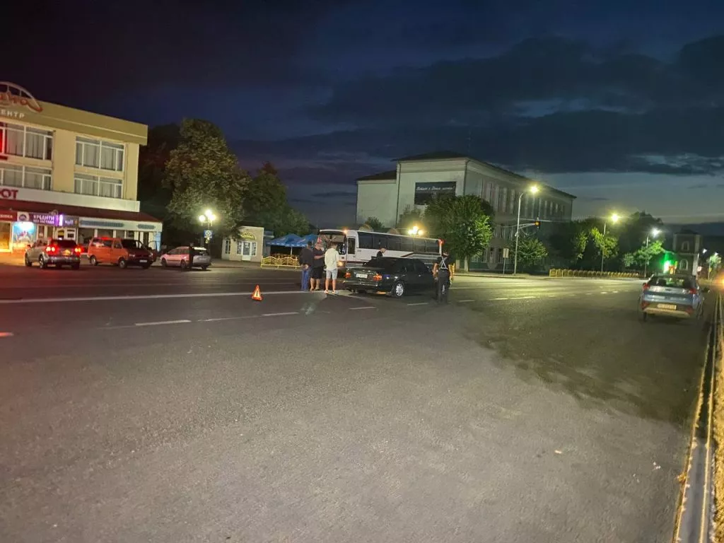 На перехресті у Володимирі зіткнулися дві автівки 3