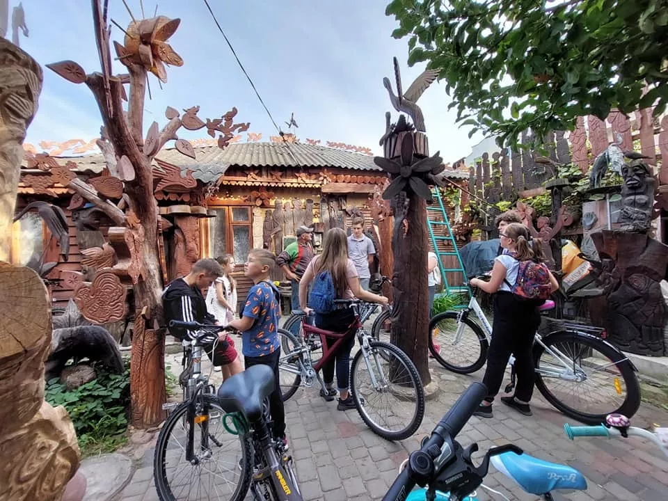 Випускник «Школи маленьких гідів» провів першу велосипедну екскурсію-квест у Володимирі 5