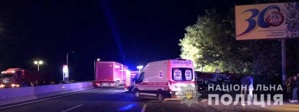 Вантажівка врізалася в рейсовий автобус на Одещині: два пасажири загинули, шестеро травмовані 1