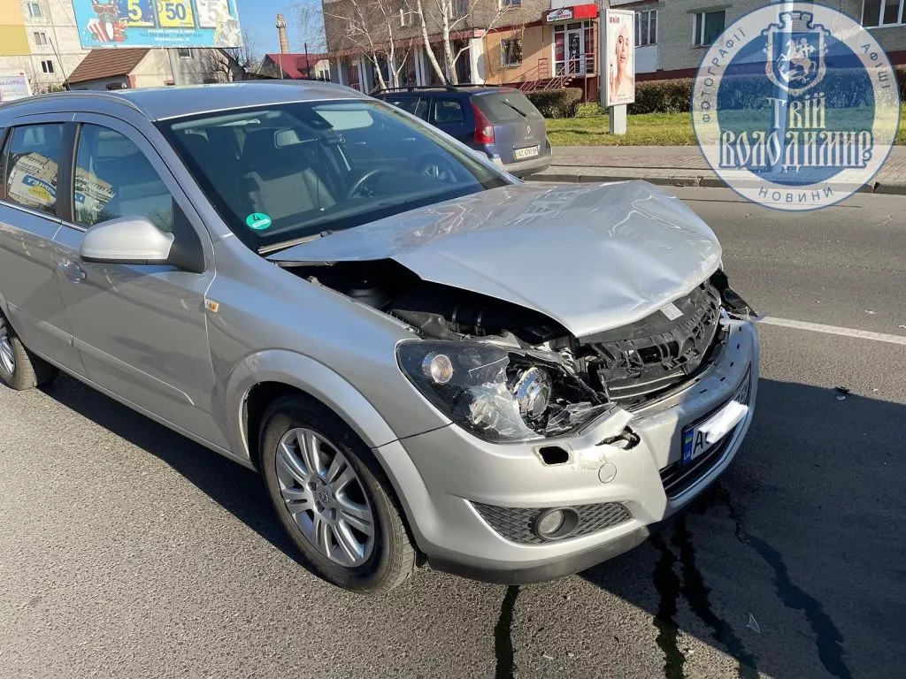 На Ковельській у Володимирі зіткнулись три автівки 5