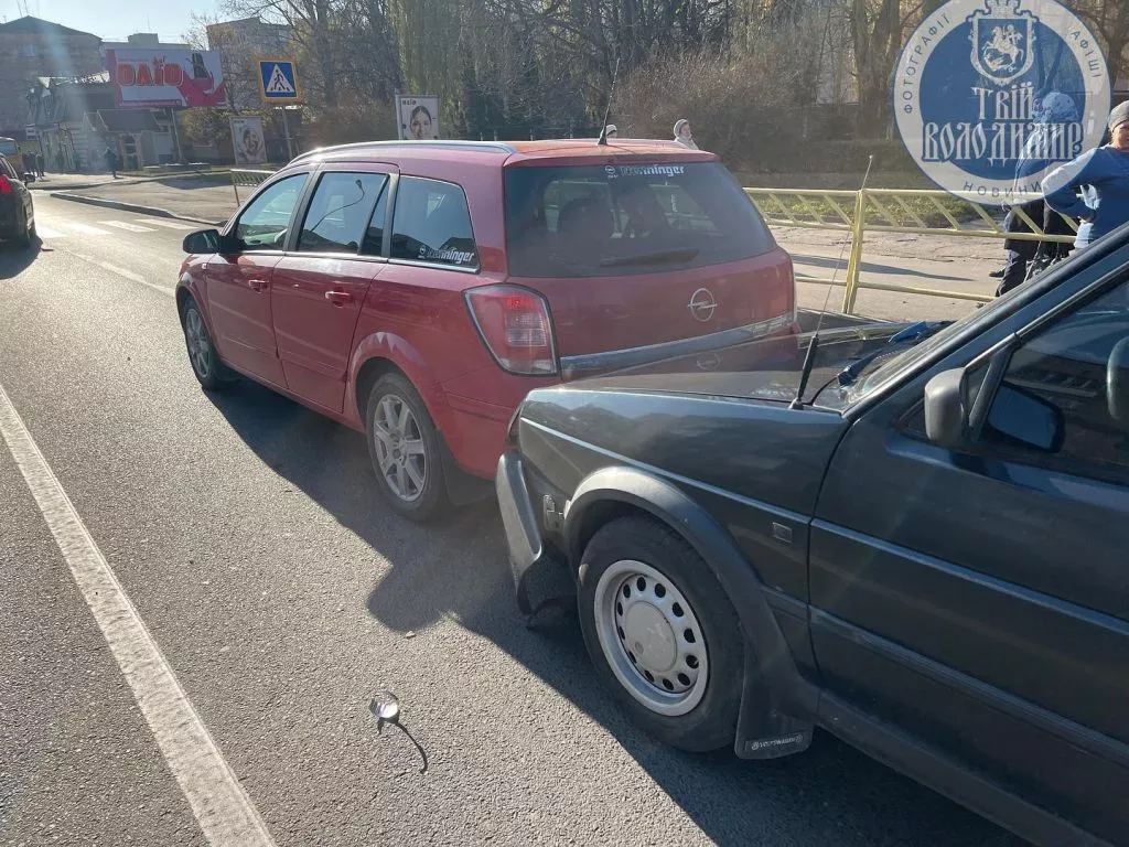 На Ковельській у Володимирі зіткнулись три автівки 4