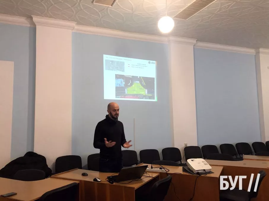 Представили нову схему організації дорожнього руху у Володимирі: на деяких перехрестях може з'явитися круговий рух 12