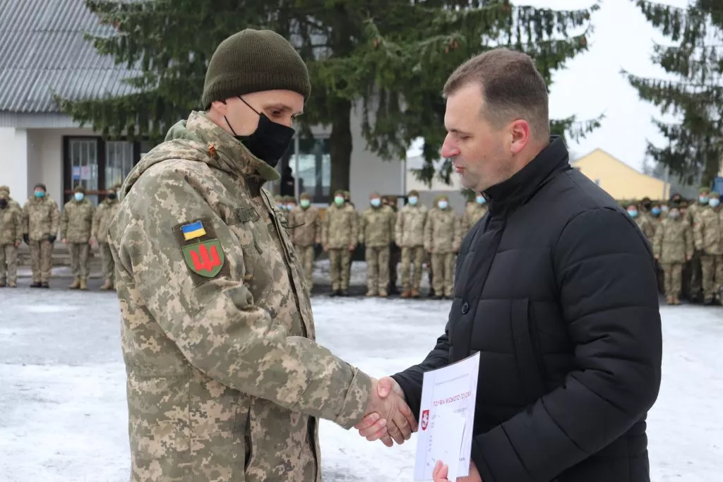 Військових у Володимирі привітали з 30-літтям Збройних Сил України 13