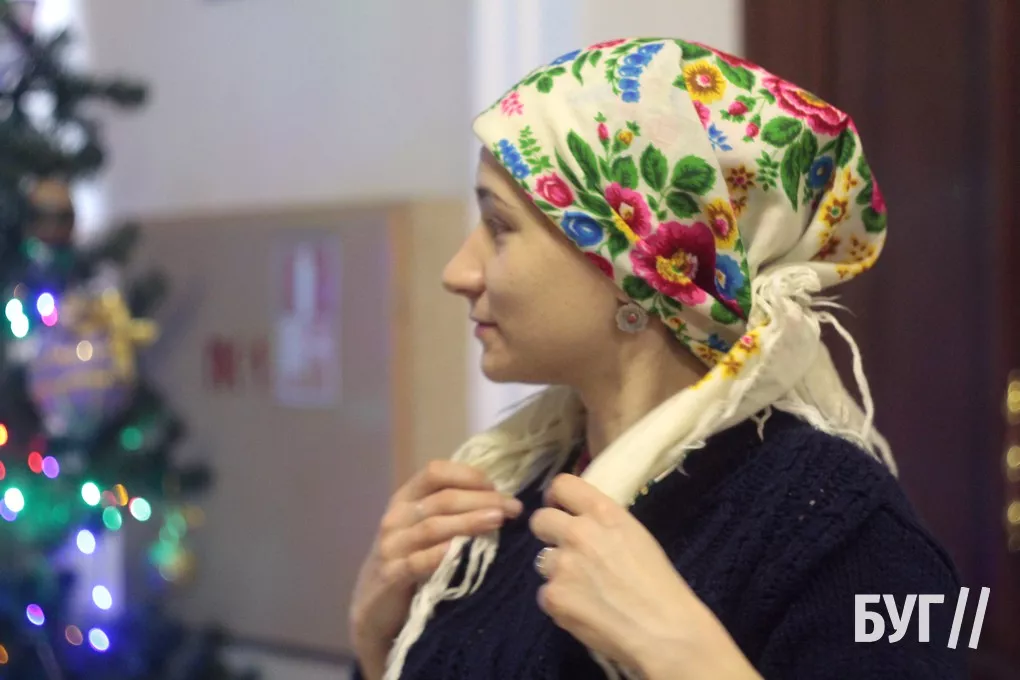 Володимирчанки популяризують українську хустку: у КМЦ влаштували фотосесію 2