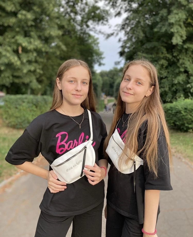 Красуні БУГу: інста-блогерки Катя та Іра Манецькі з Нововолинська 15