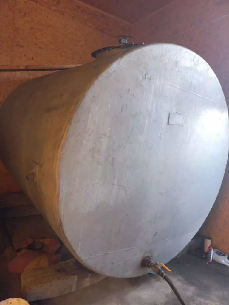 У Ковелі викрили нелегальну АЗС 3